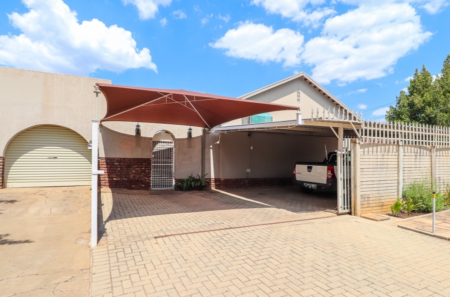 2 Bedroom Property for Sale in La Hoff North West